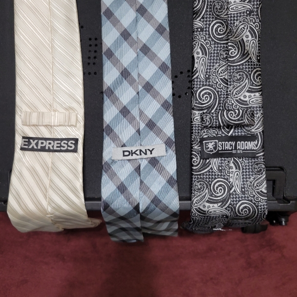Tie - Picture 2 of 4